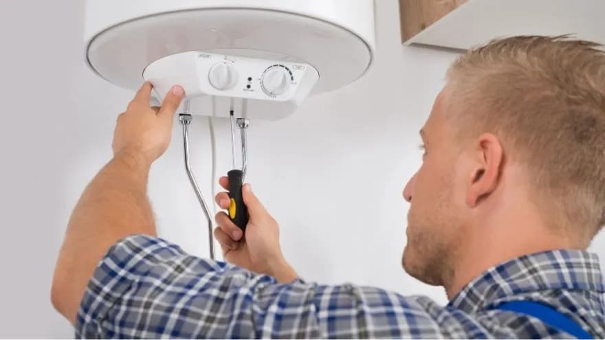 Jak spuścić wodę z bojlera bez ryzyka uszkodzenia urządzenia