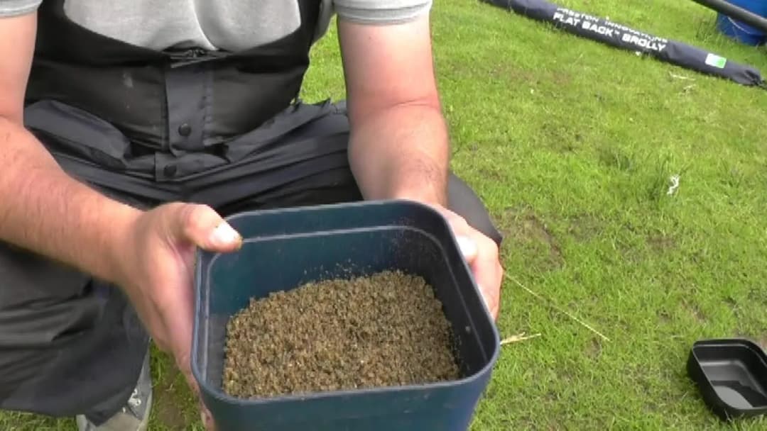 Jak przygotować pellet do metody, aby skutecznie przyciągnąć ryby