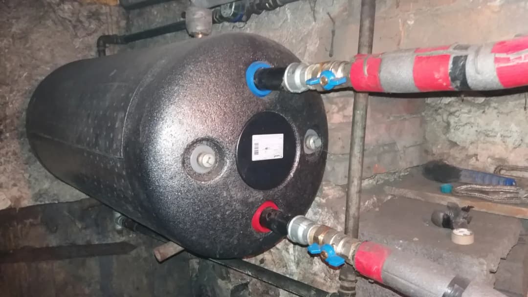 Jak podłączyć bojler z wężownicą - krok po kroku do bezpiecznej instalacji